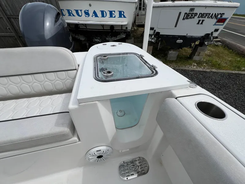 Slide: The Image of Sea Fox 228 Commander 2021 - 28