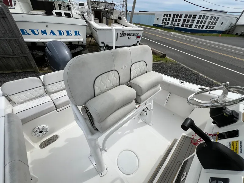 Slide: The Image of Sea Fox 228 Commander 2021 - 29