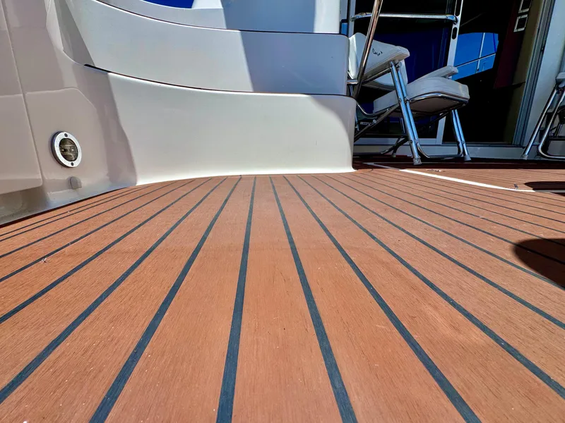 Slide: The Image of Sea Ray 44 Sedan Bridge 2006 - 17