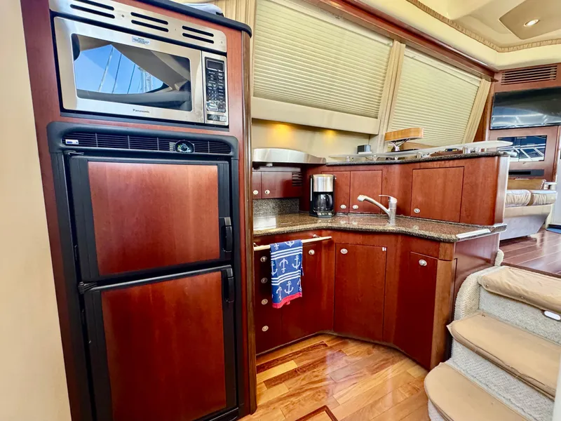 Slide: The Image of Sea Ray 44 Sedan Bridge 2006 - 40