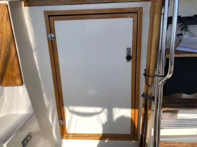 Slide: The Image of Bayliner 3818 Motoryacht 1988 - 53