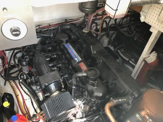 Slide: The Image of Bayliner 3818 Motoryacht 1988 - 55