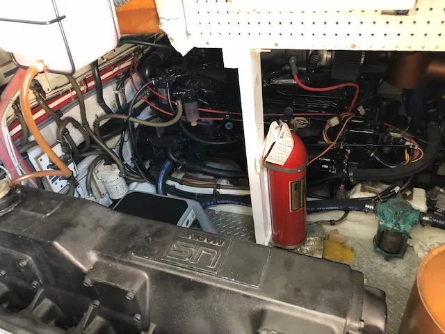 Slide: The Image of Bayliner 3818 Motoryacht 1988 - 58