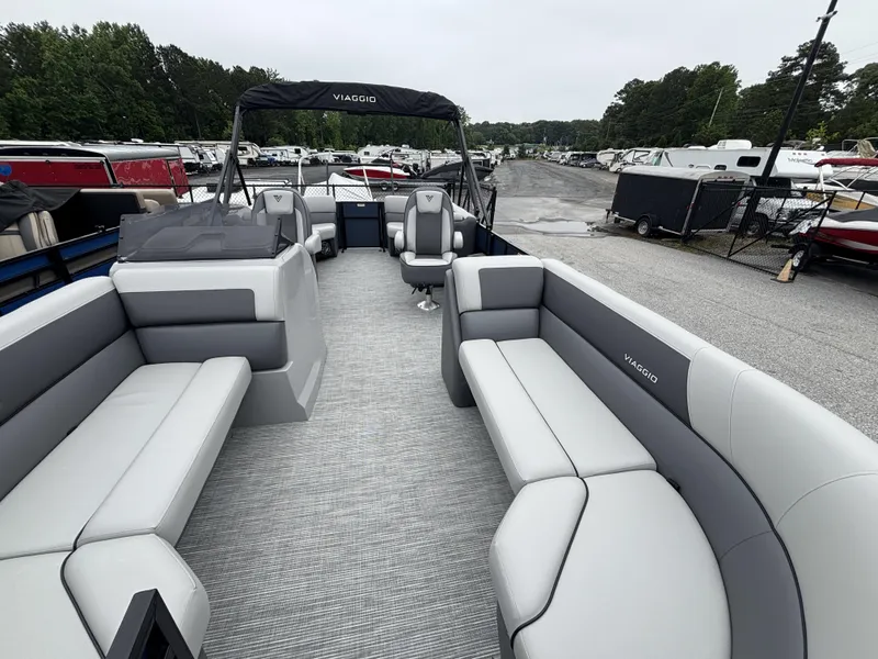 Slide: The Image of Viaggio Lago V22U w/Mercury 150HP - 4-Stroke Engine 2025 - 11