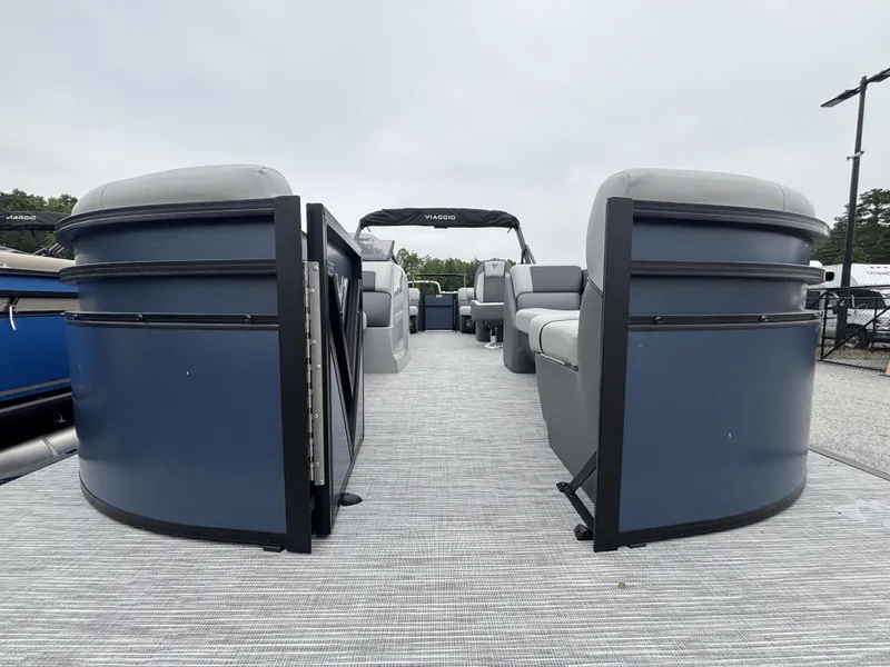 Slide: The Image of Viaggio Lago V22U w/Mercury 150HP - 4-Stroke Engine 2025 - 22