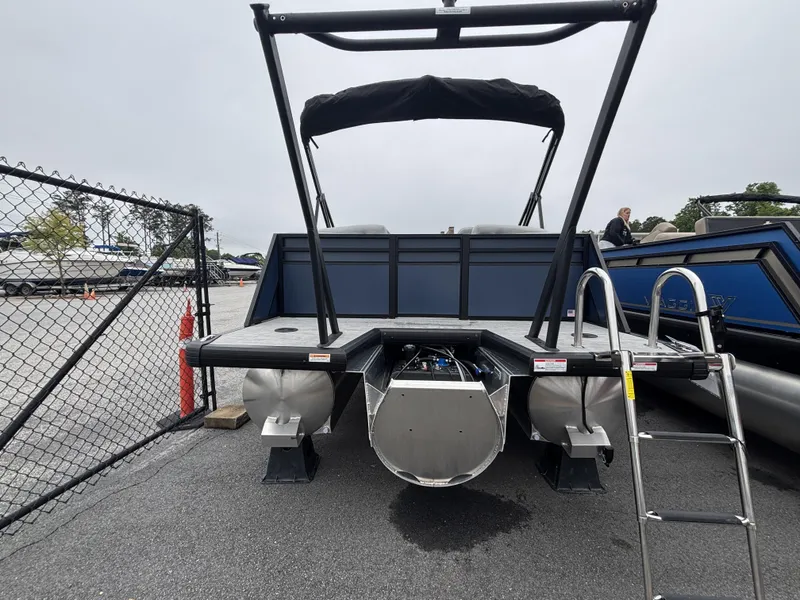 Slide: The Image of Viaggio Lago V22U w/Mercury 150HP - 4-Stroke Engine 2025 - 43