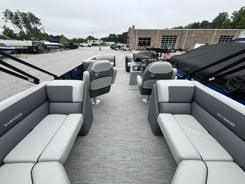 Slide: The Image of Viaggio Lago V22U w/Mercury 150HP - 4-Stroke Engine 2025 - 8