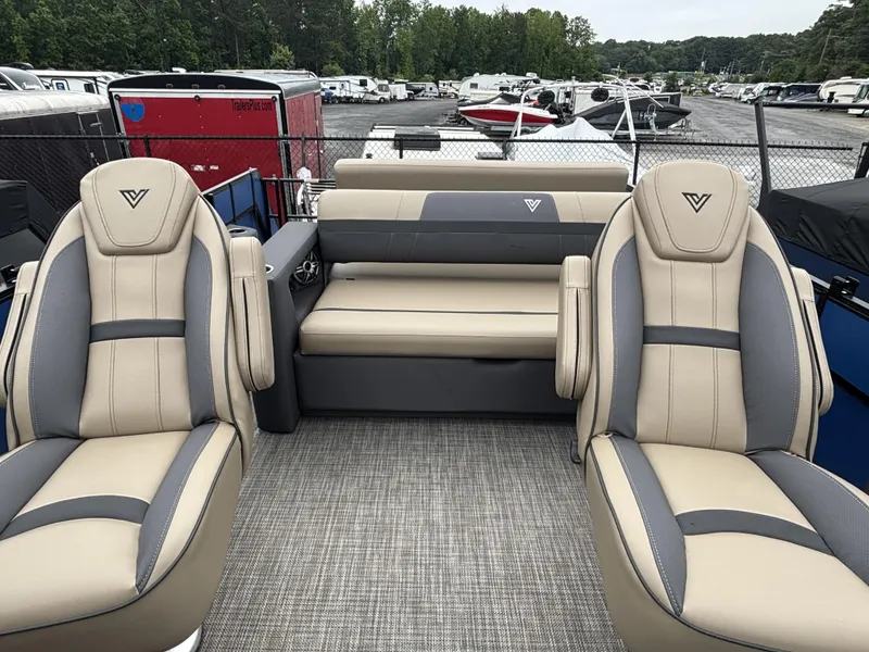 Slide: The Image of Viaggio Lago X22S w/Honda 200HP - 4-Stroke Engine 2025 - 17