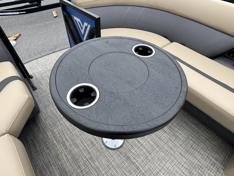 Slide: The Image of Viaggio Lago X22S w/Honda 200HP - 4-Stroke Engine 2025 - 18