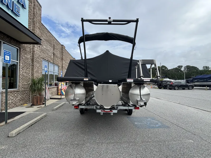 Slide: The Image of Viaggio Lago X22S w/Honda 200HP - 4-Stroke Engine 2025 - 20