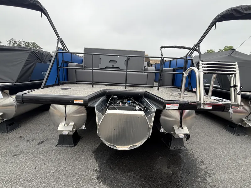 Slide: The Image of Viaggio Lago X22S w/Honda 200HP - 4-Stroke Engine 2025 - 23