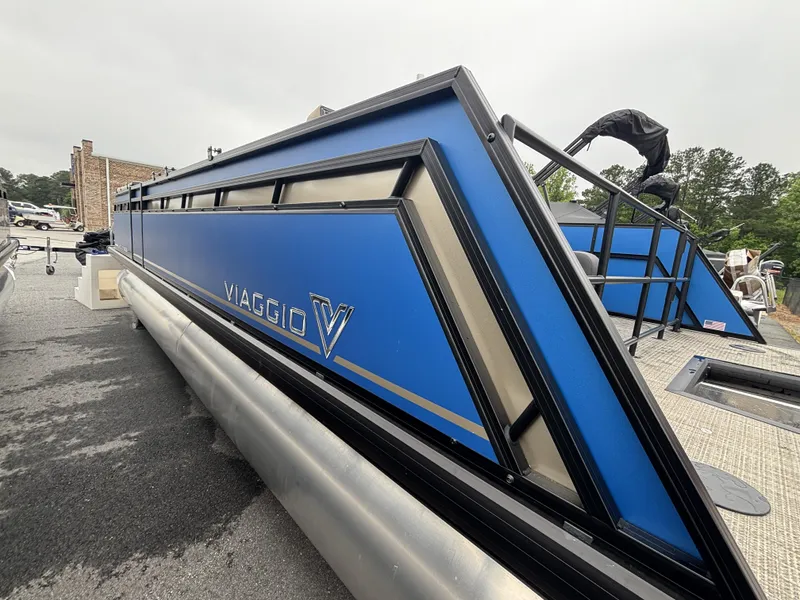 Slide: The Image of Viaggio Lago X22S w/Honda 200HP - 4-Stroke Engine 2025 - 3