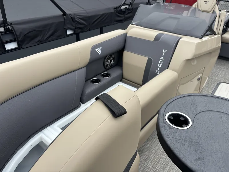 Slide: The Image of Viaggio Lago X22S w/Honda 200HP - 4-Stroke Engine 2025 - 5