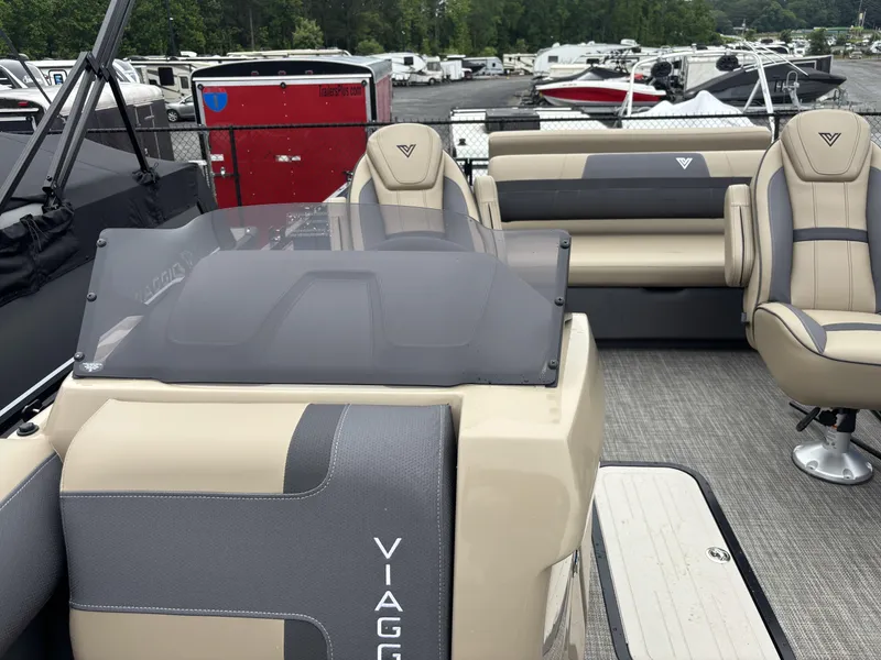 Slide: The Image of Viaggio Lago X22S w/Honda 200HP - 4-Stroke Engine 2025 - 6