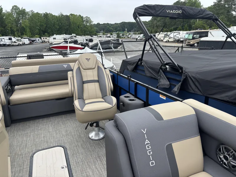 Slide: The Image of Viaggio Lago X22S w/Honda 200HP - 4-Stroke Engine 2025 - 7