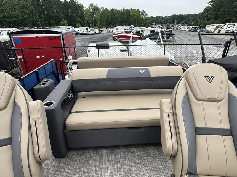 Slide: The Image of Viaggio Lago X22S w/Honda 200HP - 4-Stroke Engine 2025 - 9