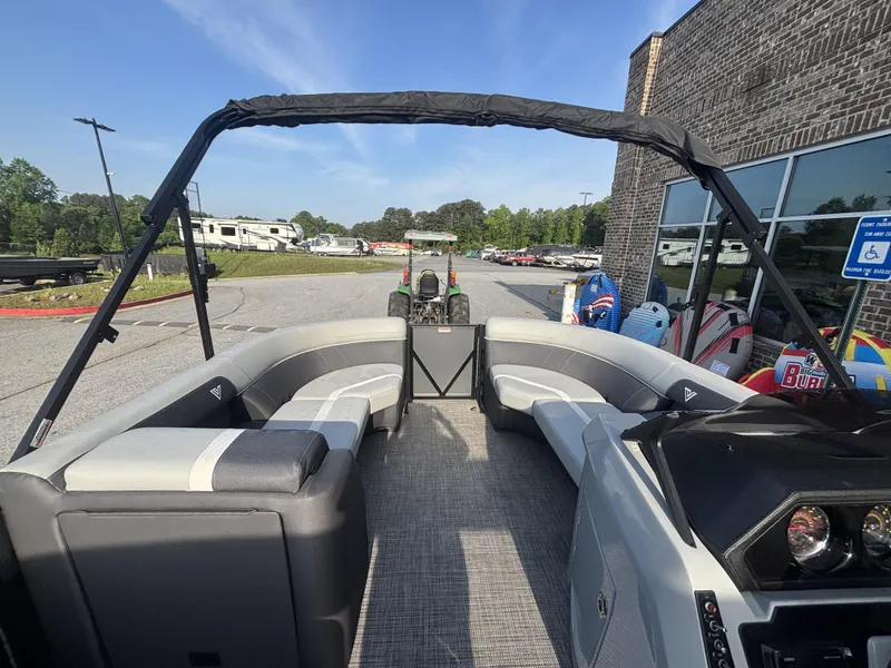 Slide: The Image of Viaggio Lago X20C w/Honda150HP - 4-Stroke Engine 2025 - 12