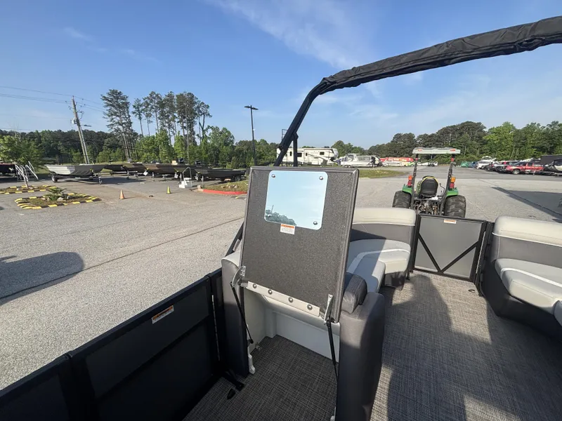 Slide: The Image of Viaggio Lago X20C w/Honda150HP - 4-Stroke Engine 2025 - 21