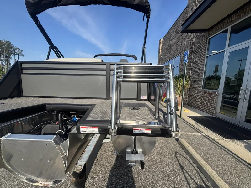 Slide: The Image of Viaggio Lago X20C w/Honda150HP - 4-Stroke Engine 2025 - 25