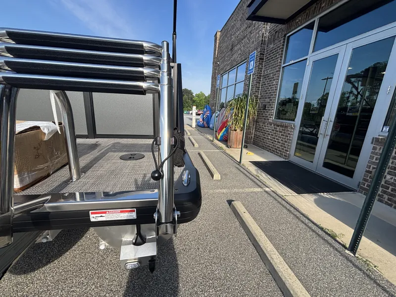 Slide: The Image of Viaggio Lago X20C w/Honda150HP - 4-Stroke Engine 2025 - 27