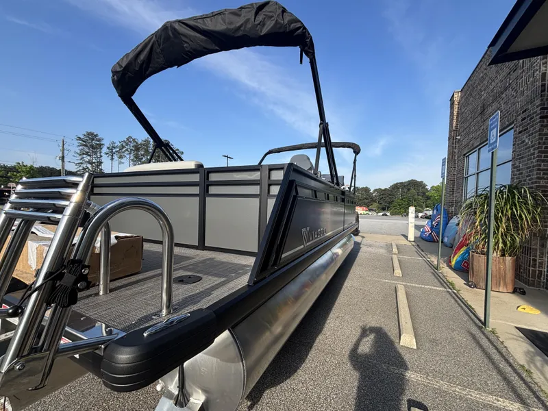 Slide: The Image of Viaggio Lago X20C w/Honda150HP - 4-Stroke Engine 2025 - 3