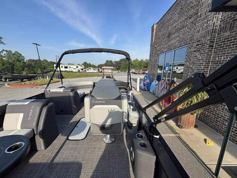 Slide: The Image of Viaggio Lago X20C w/Honda150HP - 4-Stroke Engine 2025 - 31