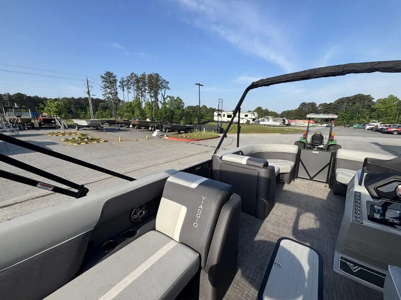 Slide: The Image of Viaggio Lago X20C w/Honda150HP - 4-Stroke Engine 2025 - 5