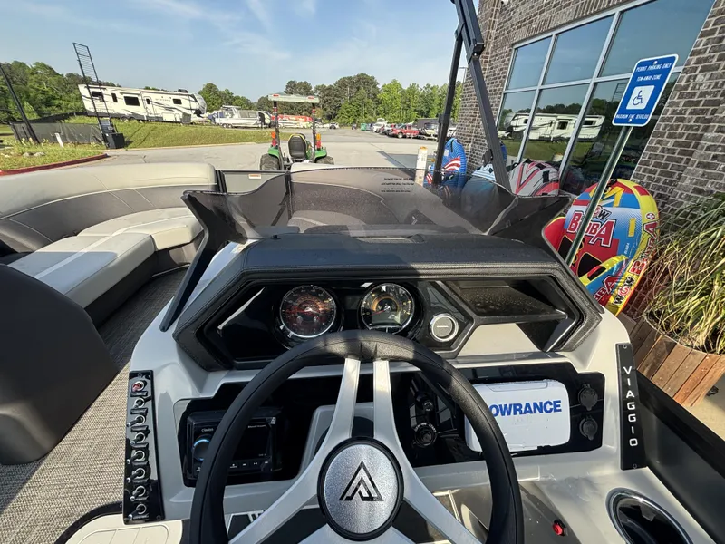 Slide: The Image of Viaggio Lago X20C w/Honda150HP - 4-Stroke Engine 2025 - 8