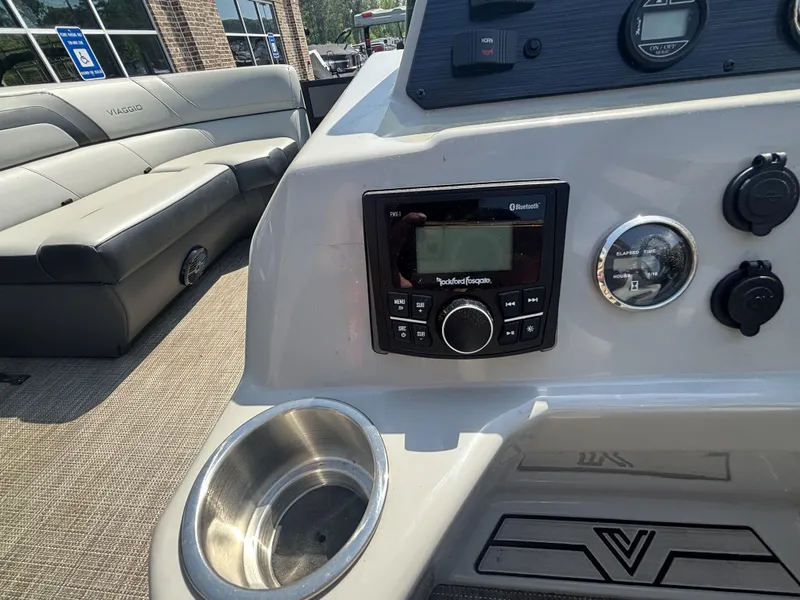 Slide: The Image of Viaggio Lago 20U Sport Toon TT w/Suzuki 115HP - 4-Stroke Engine and MMT Trailer 2022 - 15