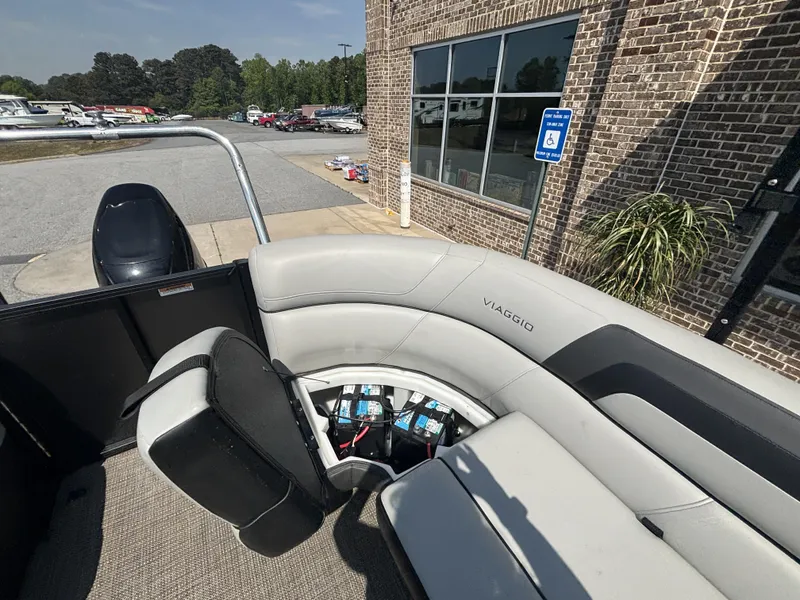 Slide: The Image of Viaggio Lago 20U Sport Toon TT w/Suzuki 115HP - 4-Stroke Engine and MMT Trailer 2022 - 18