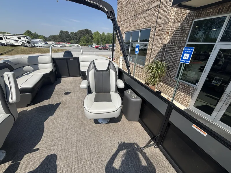 Slide: The Image of Viaggio Lago 20U Sport Toon TT w/Suzuki 115HP - 4-Stroke Engine and MMT Trailer 2022 - 31