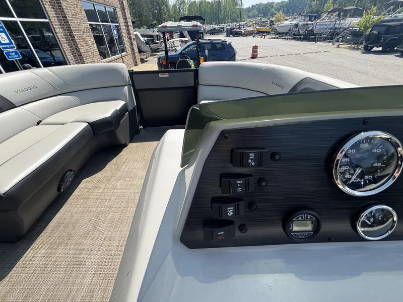 Slide: The Image of Viaggio Lago 20U Sport Toon TT w/Suzuki 115HP - 4-Stroke Engine and MMT Trailer 2022 - 33