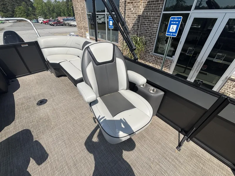 Slide: The Image of Viaggio Lago 20U Sport Toon TT w/Suzuki 115HP - 4-Stroke Engine and MMT Trailer 2022 - 36