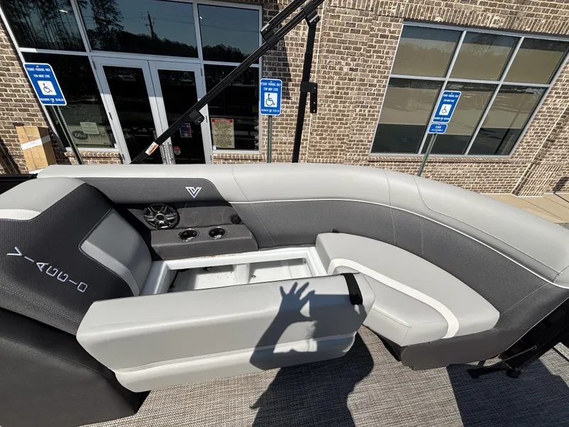 Slide: The Image of Viaggio Lago X22D Tripletoon w/Honda 250HP - 4-Stroke Engine 2025 - 37