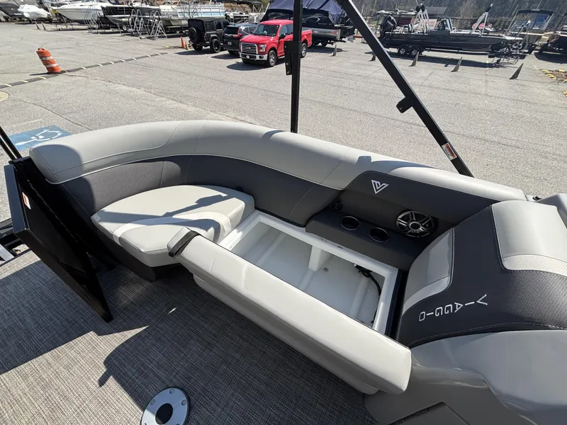 Slide: The Image of Viaggio Lago X22D Tripletoon w/Honda 250HP - 4-Stroke Engine 2025 - 39