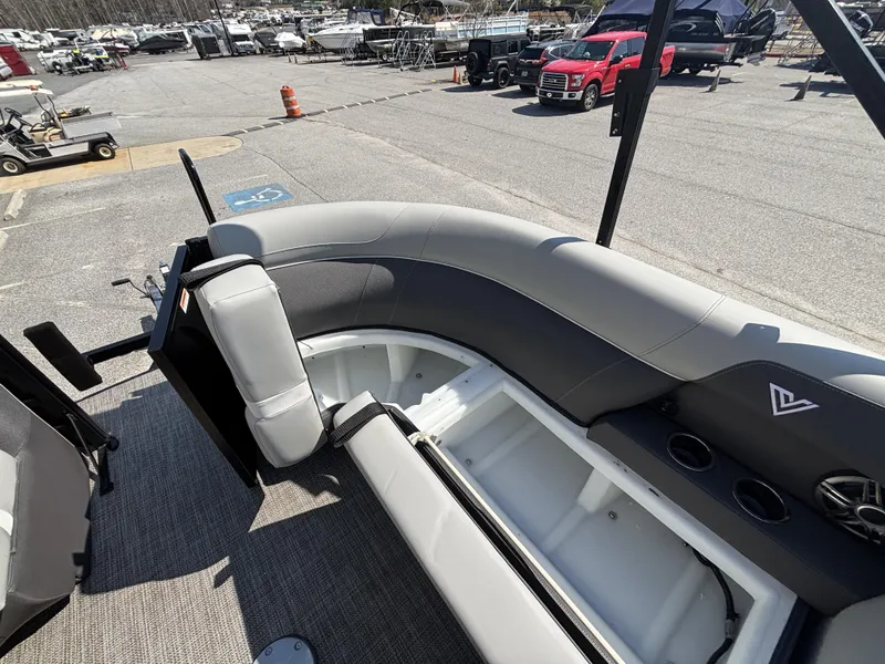 Slide: The Image of Viaggio Lago X22D Tripletoon w/Honda 250HP - 4-Stroke Engine 2025 - 7