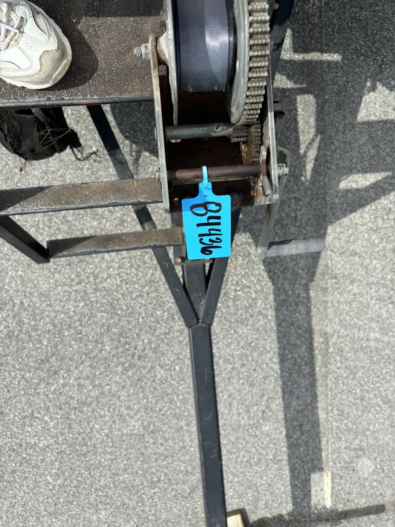 Slide: The Image of JC 266 i/o Classic w/ MerCrusier 5.0L - 240HP Engine and TN Trailer 2000 - 14