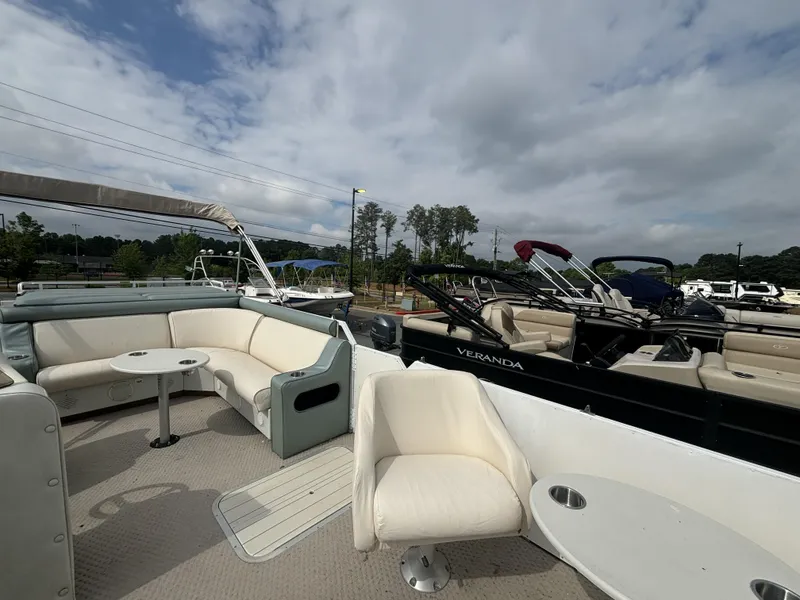 Slide: The Image of JC 266 i/o Classic w/ MerCrusier 5.0L - 240HP Engine and TN Trailer 2000 - 20