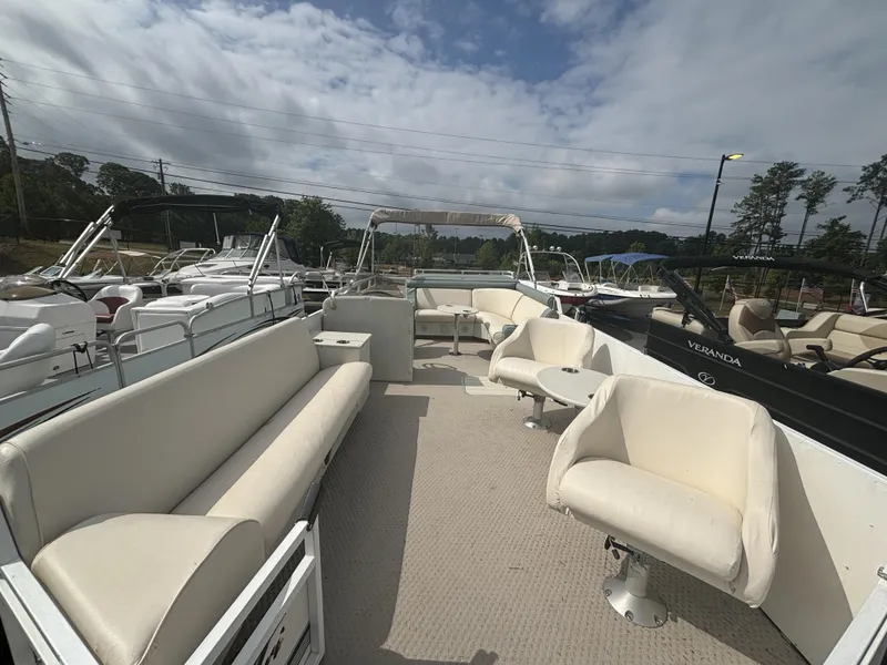 Slide: The Image of JC Manufacturing 266 i/o Classic w/ MerCrusier 5.0L - 240HP Engine and TN Trailer 2000 - 15