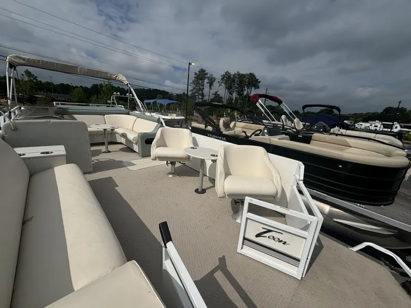 Slide: The Image of JC Manufacturing 266 i/o Classic w/ MerCrusier 5.0L - 240HP Engine and TN Trailer 2000 - 18