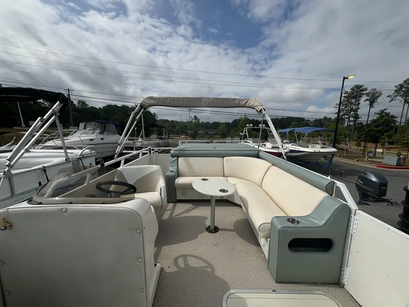 Slide: The Image of JC Manufacturing 266 i/o Classic w/ MerCrusier 5.0L - 240HP Engine and TN Trailer 2000 - 21