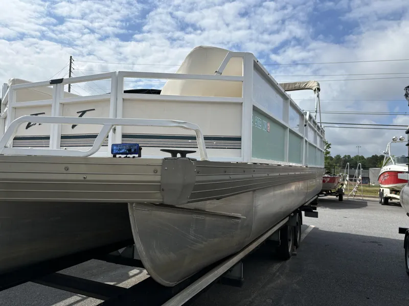 Slide: The Image of JC Manufacturing 266 i/o Classic w/ MerCrusier 5.0L - 240HP Engine and TN Trailer 2000 - 31