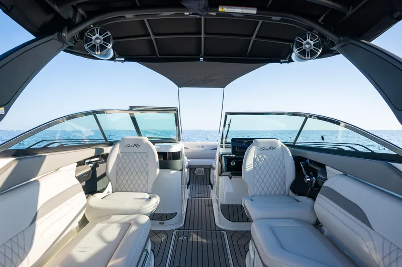 Slide: The Image of Sea Ray SLX 260 Outboard 2023 - 53