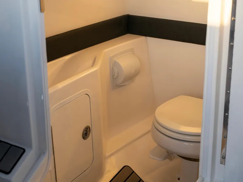 Slide: The Image of Sea Ray SLX 260 Outboard 2023 - 69