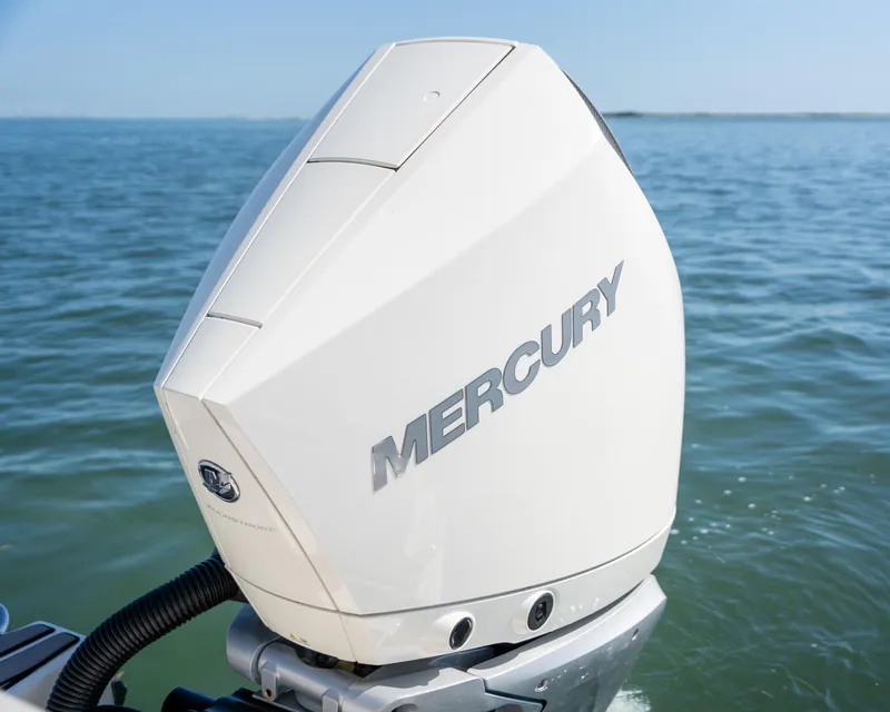 Slide: The Image of Sea Ray SLX 260 Outboard 2023 - 98