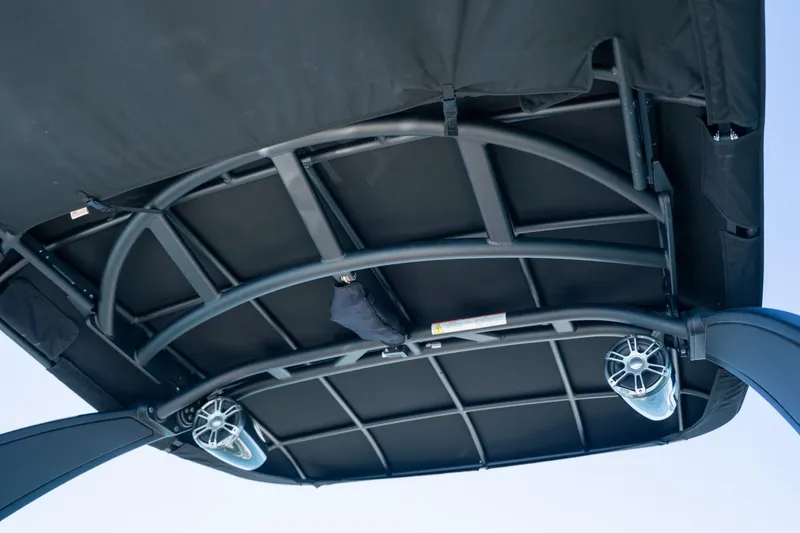 Slide: The Image of Sea Ray SLX 260 Outboard 2023 - 99