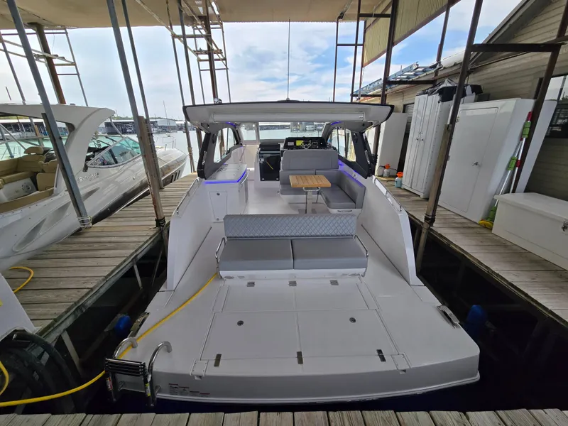 Slide: The Image of Schaefer Yachts DBA 375 2025 - 14