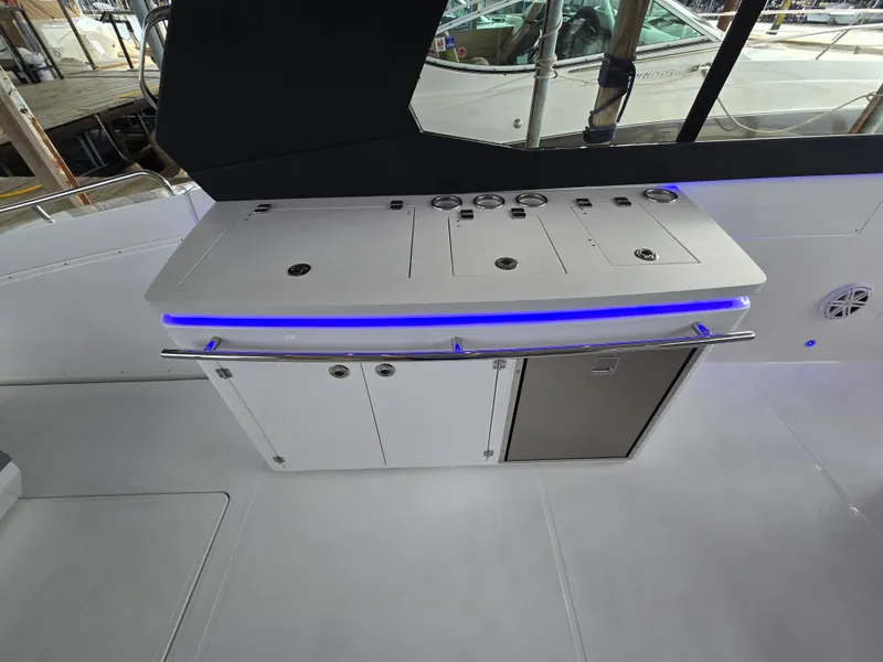 Slide: The Image of Schaefer Yachts DBA 375 2025 - 25
