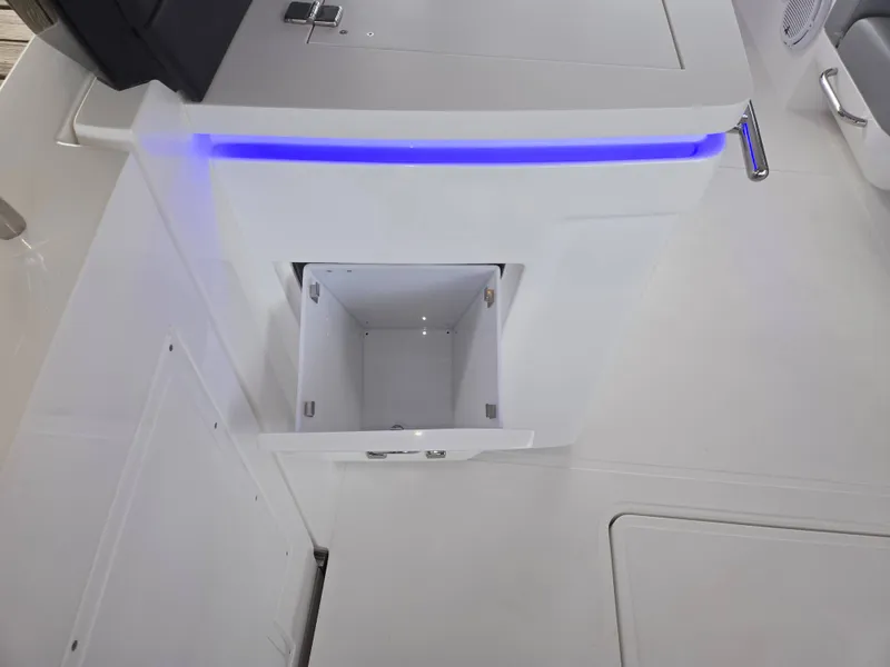 Slide: The Image of Schaefer Yachts DBA 375 2025 - 27