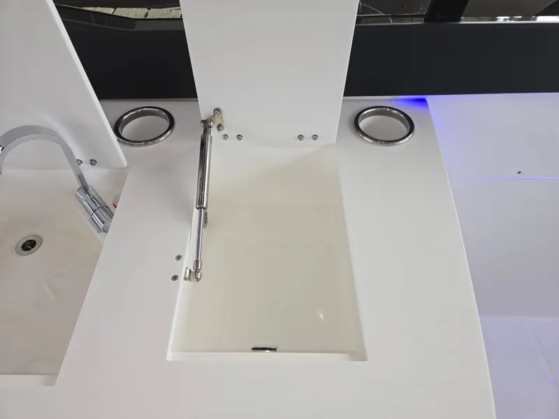 Slide: The Image of Schaefer Yachts DBA 375 2025 - 31